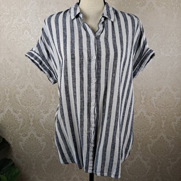 BeachLunchLounge Collection Size Med Gray White Striped Button Up Short Sleeve - Picture 1 of 11